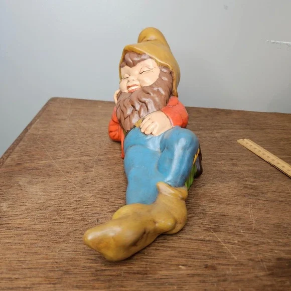 Vtg Hand Painted Reclining Garden Gnome Ceramic Figurine Red Blue G 75 10.5" - Picture 5 of 7
